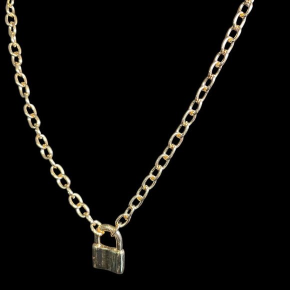 Urban Outfitters Gold Padlock Pendant Necklace Chunky Y2K Grunge Edgy Statement - Picture 4 of 6